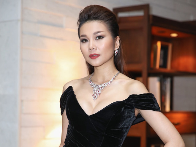 Siêu mẫu Thanh Hằng nhận giải 'Biểu tượng thời trang Việt Nam' - BÍ MẬT  THÀNH CÔNG